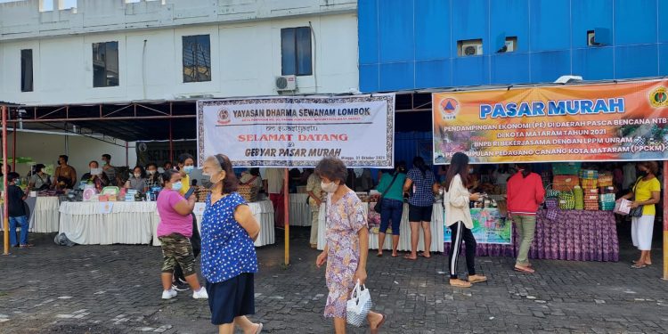 Gebyar Pasar Murah YDSL Banjir Pengunjung