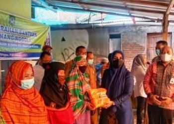 Dekranasda Kota Bima Menggandeng Bank NTB Syariah dalam Penyerahan Bantuan Kepada Kelompok Tenun