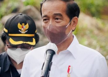 Presiden Jokowi Tanam Pohon Bersama Masyarakat NTB