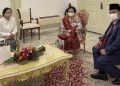 Prabowo dan Puan Bertemu di Istana, Duduk Mengapit Megawati