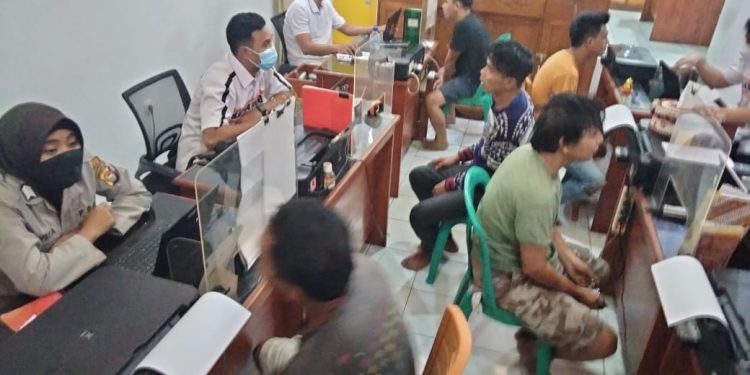 Apes, Tiga Pengamen Jalanan dan Dua Pengedar ini Ikut Tertangkap Tim Ops Resnarkoba