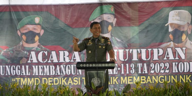 Danrem 162/WB Sampaikan Amanat Pangdam IX/Udayana Pada Penutupan TMMD 113 tahun 2022