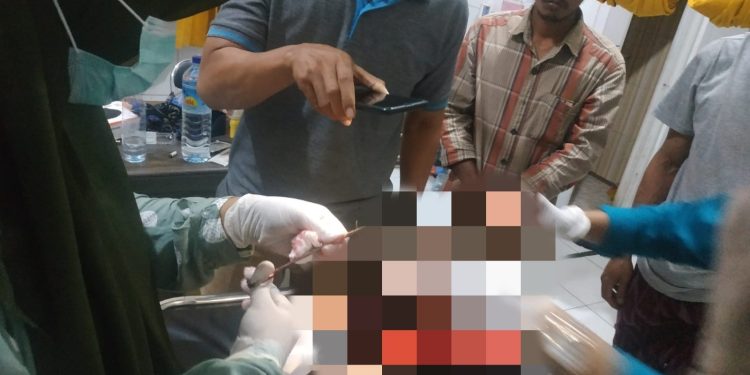 Dibakar Api Cemburu, Pria Tebas Pacar Mantan Istri Pakai Parang