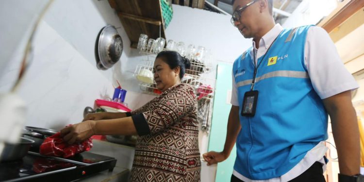 PLN Sukses Konversi 1.000 Kompor LPG ke Kompor Induksi