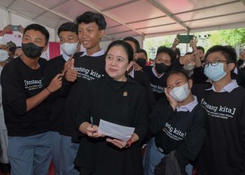 Penuh Canda, Puan Sosialisasi Tak Nikah Dini ke Remaja Bali