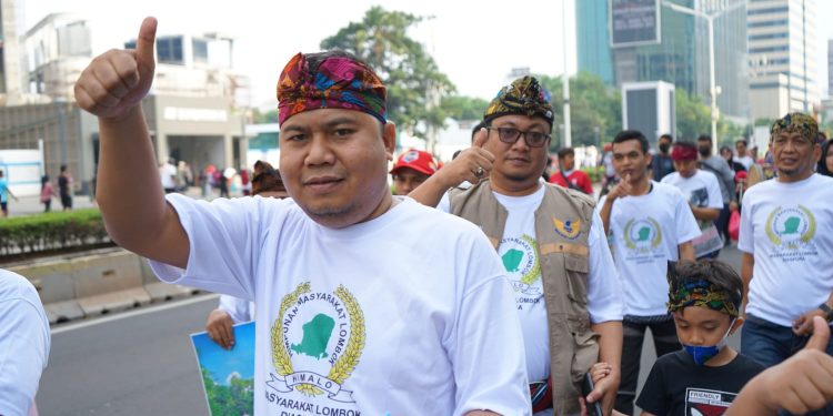 Sosialisasi Potensi Wisata NTB, HIMALO Gelar Kampanye Wisata di Bundaran HI