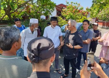 H Rachmat Hidayat Akan Bantu Pertemukan Warga Gomong&nbsp; dengan Rektor Unram Soal Penutupan Akses Pintu Gerbang