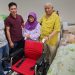 Guru Besar Fakultas Peternakan Unram, Prof Chairussyuhur Arman sakit, Rachmat Hidayat Bantu Kursi Roda Elektrik