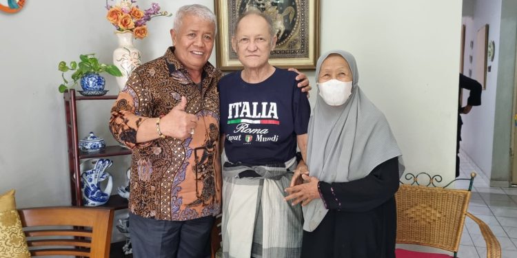Beri Penghormatan Tiada Henti, Rachmat Hidayat Kunjungi Guru Semasa SMA