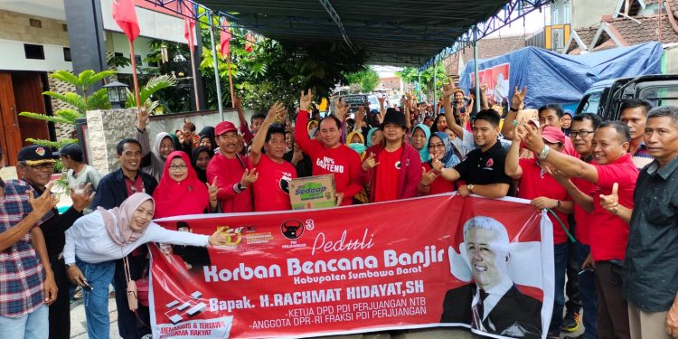 Peduli Korban Bencana Banjir KSB, Rachmat Hidayat Kirim Tiga Truk Bantuan