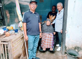 Beri Perhatian pada Santri Generasi Pertama Muallimat NW, Rachmat Hidayat Bantu Kursi Roda di Kampung Bermi Pancor