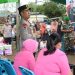 Kapolda NTB Berbagi Paket Sembako Untuk Warga Terdampak Banjir di Kota Bima