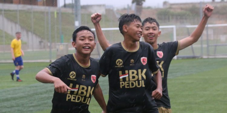 Tim ISA Lombok FC U-16 Gasak Manortown United FC Irlandia di Barcelona 4-1