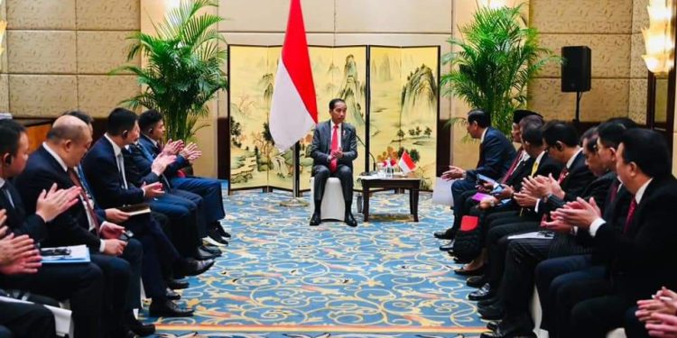 Gelar Pertemuan Bisnis, Presiden Tekankan Komitmen Indonesia Jaga Investasi