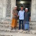 Ahmad Amrullah salurkan sumbangan sejumlah Kaca untuk Jendela Masjid Nurul Yaqin Montong Cope