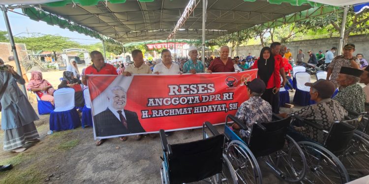 Reses, Rachmat Hidayat sumbang puluhan kursi roda untuk masyarakat Lombok timur