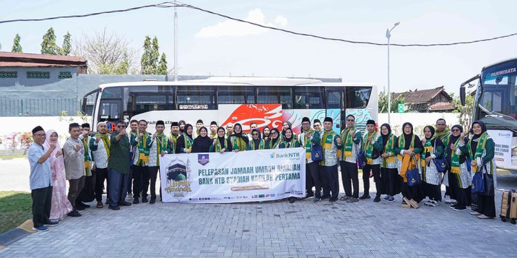 Bank NTB Syariah Berangkatkan Umrah Puluhan Pegawai Berprestasi