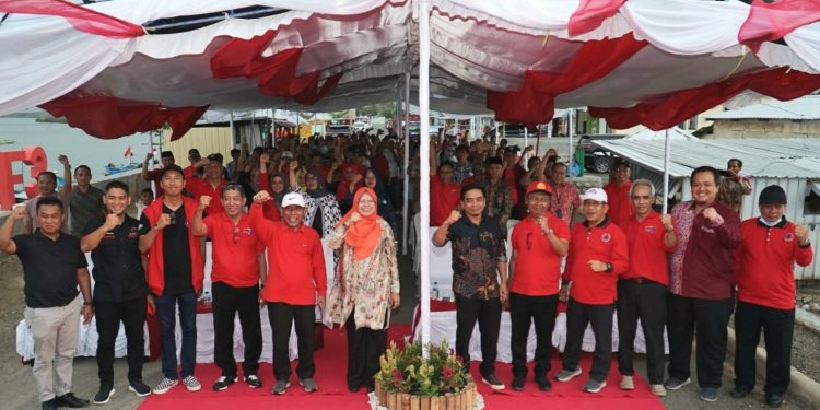 RS Apung Laksamana Malahayati Singgah di KSB, Warga Antusias Berobat 