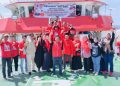 Pengurus dan Kader PDIP kota Bima sambut Laksamana Malahayati sandar dan buang sauh di pelabuhan Bima