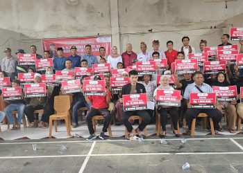 Salurkan Bantuan Sosial Tunai Rp 4,9 Miliar di Lombok Timur, Rachmat Hidayat Gerakkan Ekonomi Masyarakat dari Desa
