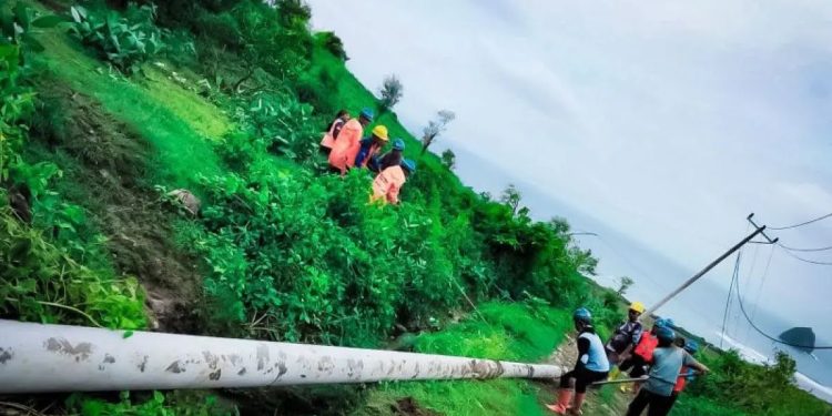 Intensitas Hujan Tinggi dan Angin Kencang, PLN Beri Imbauan Aman Saat Musim Hujan