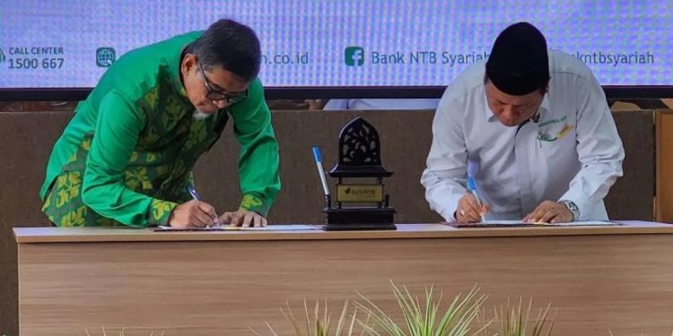 Bank NTB Syariah salurkan zakat perusahaan Rp7,2 miliar melalui Baznas