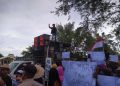 Ratusan Warga Gili Indah Geruduk DPRD dan Bupati Lombok Utara