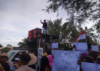 Ratusan Warga Gili Indah Geruduk DPRD dan Bupati Lombok Utara
