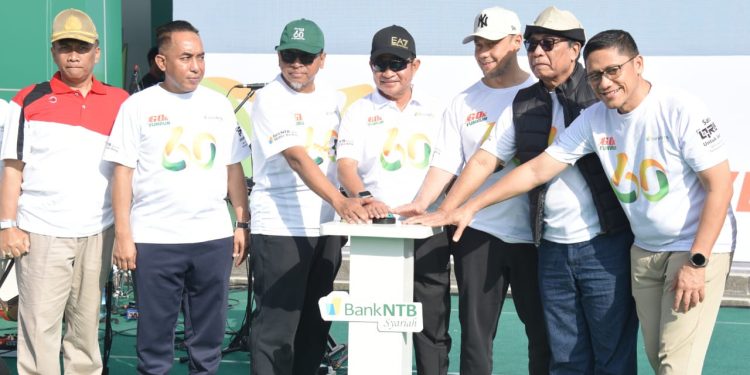 PJ Gubernur NTB Lepas Peserta Fun Run 60K Milad Bank NTB Syariah