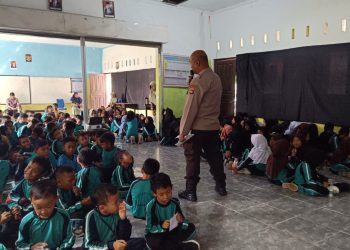Cegah Bullying Sejak Dini Polsek Praya Edukasi Siswa Sekolah Dasar Di Praya
