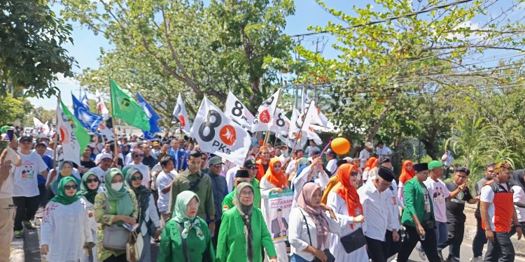 Di Antar Ribuan Pendukung, Pasangan AQUR Daftar Pertama, Sambut Cahya Kemenangan, Misi Bawa Perubahan