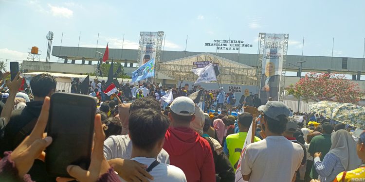 Diikuti  Puluhan Ribu Lebih Masyarakat Deklarasi Iqbal-Dinda Sukses