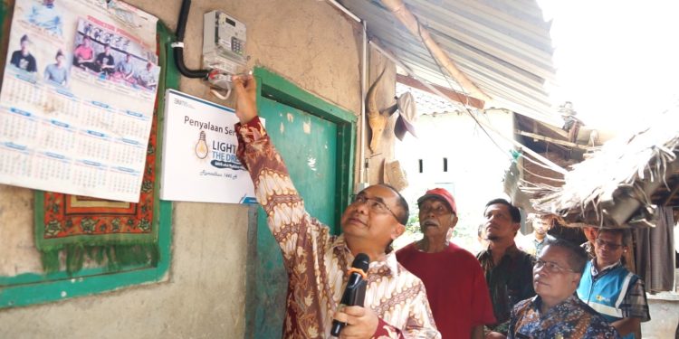 Program Light Up The Dream: Lebih dari 400 Keluarga Nikmati Akses Listrik Gratis