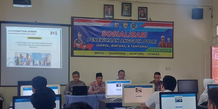 Tim Polres Lobar Gelar Sosialisasi Masuk Akpol, Bintara dan Tantama di MAN Lobar