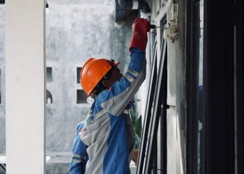 Musim Hujan Ekstrem, Jelang Natal, dan Tahun Baru PLN bagikan Tips Aman Gunakan Listrik