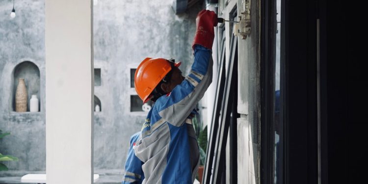 Musim Hujan Ekstrem, Jelang Natal, dan Tahun Baru PLN bagikan Tips Aman Gunakan Listrik