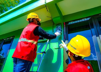 Jelang Nataru, PLN UIW NTB Terangi 3.497 Rumah Tangga di NTB Melalui Program BPBL 2024