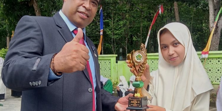 Dewi Ramadani Siswi MAN Lombok Barat Sabet Juara 2 di Lomba Pidato Bahasa Inggris di HAB Kemenag Ke 79