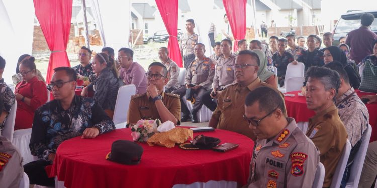 Wakili Gubernur, Sekda Miq Gita Hadiri Ground Breaking Pembangunan Perumahan Taman Mandali Gerung