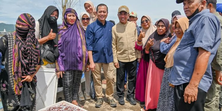 Gubernur Iqbal Serap Aspirasi Nelayan di Kecamatan Sape