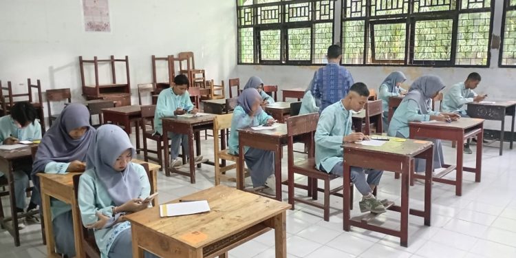 Hari Pertama Ujian, SMAN 1 Alas Sukses Gelar Ujian Sekolah Berbasis Digital