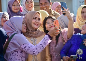 Peringatan Hari Kartini, Wagub Umi Dinda Dorong Perempuan Berprestasi