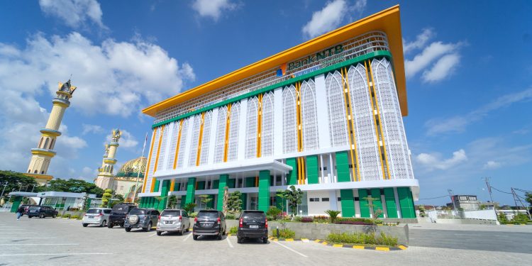 Gebrakan M-Banking Bank NTB Syariah Dinilai Bagus dan Bermanfaat oleh DPRD