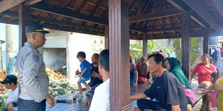 Polda NTB Edukasi Warga Pesisir Ampenan Waspadai Narkoba dan Judi Online
