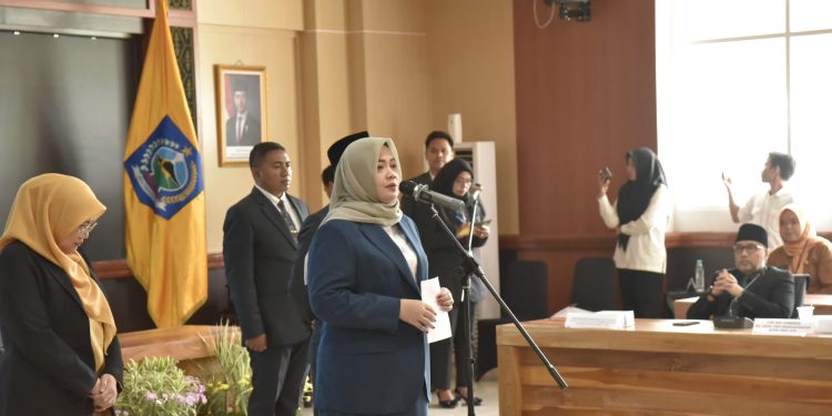 Lantik Pejabat Fungsional, Wagub NTB Ummi Dinda Tekankan Pentingnya Menjaga Hubungan Baik dan Komunikasi