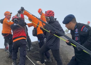 Rinjani dan Rasa Kemanusiaan, Kisah di Balik Evakuasi Pendaki Asal Brazil yang Menyentuh Hati