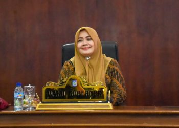 Wagub NTB Sampaikan Jawaban atas Pandangan Fraksi-Fraksi Terhadap Dua Raperda Prakarsa Gubernur