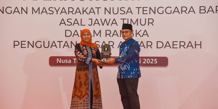 Pererat Sinergi Antar Daerah, Umi Dinda Sambut Gubernur Jawa Timur di NTB dalam Forum Silaturahmi Warga Jatim