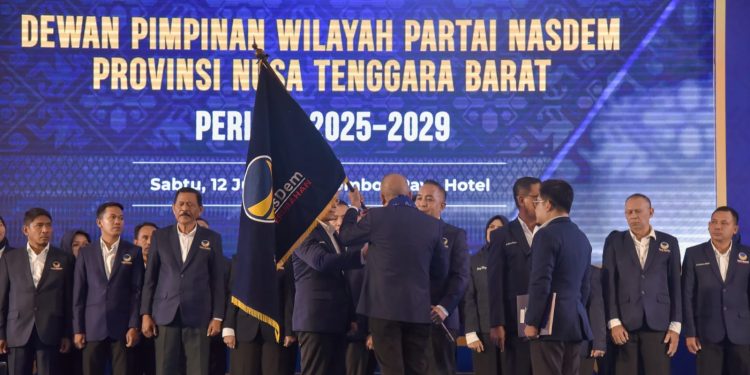 Ketua DPW Nasdem NTB Mori Hanafi Resmi Dilantik, Miq Iqbal Berpesan Agar Solidaritas Tetap Terjaga Untuk Kemajuan NTB