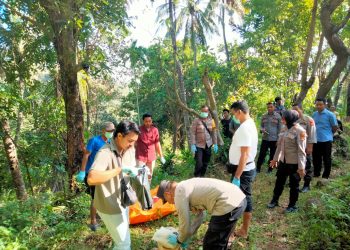 Mayat Pria Ditemukan di Perkebunan, Polsek Pemenang Selidiki Dugaan Bunuh Diri